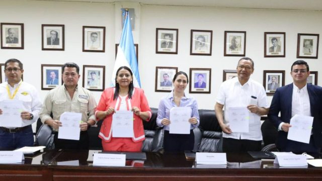 Convenio la SAG- Senasa, Lacthosa y Leyde: Certificarán fincas libres de brucelosis y tuberculosis bovina