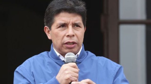 «No renunciaré, ni abandonaré mis altas y sagradas funciones», aseguró expresidente Pedro Castillo