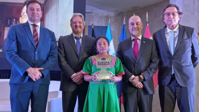La Unión Europea otorga el premio Europa de DD.HH. en Honduras a la defensora María Felicita López