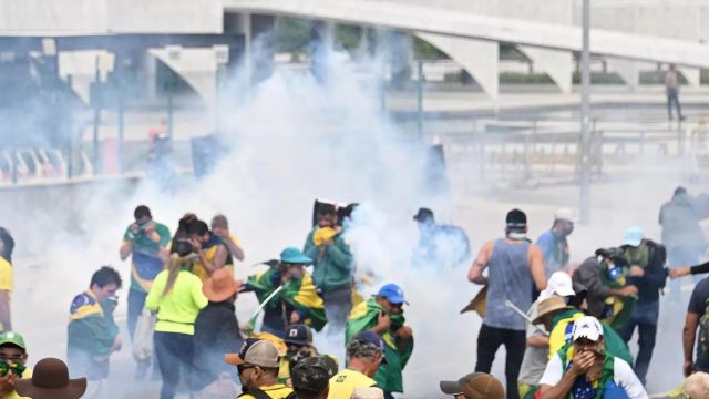 La comunidad internacional reacciona a los disturbios ocurridos en Brasil