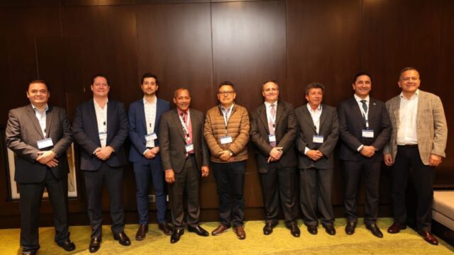 Experto hondureño en industria aeroportuaria, Peter Fleming, participa de encuentro regional de servicios de aviación