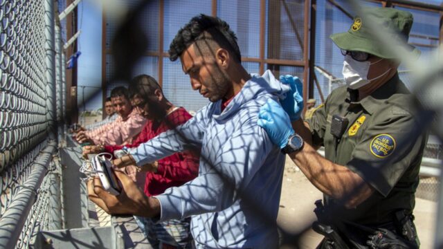 México reporta menor flujo de migrantes en frontera con EE.UU. tras fin del Título 42