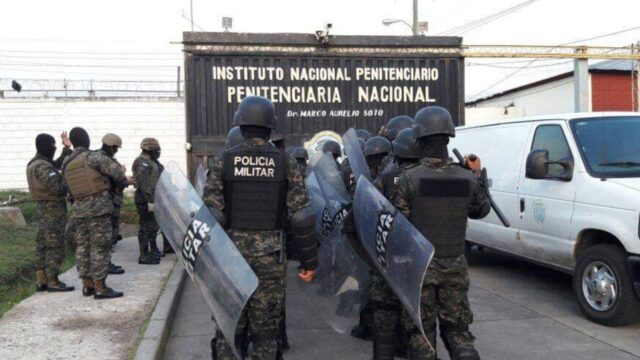 Diputado de Libre considera que administración de FFAA en el INP debe ser temporal
