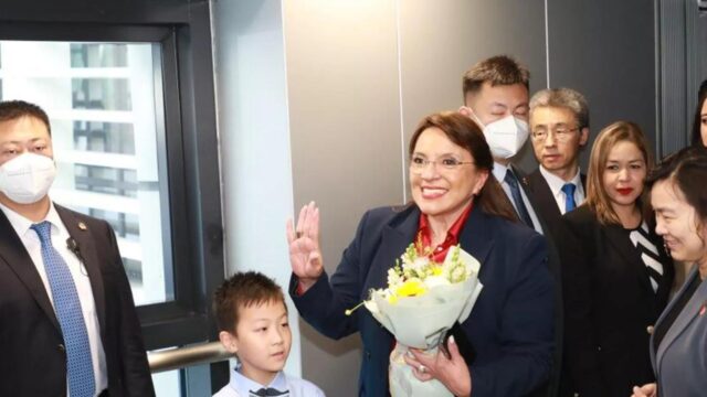La presidenta hondureña Xiomara Castro inicia primera visita de Estado en China
