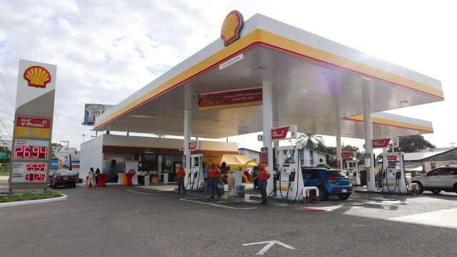Petrhosa bajo la marca Shell abre su primera estación de servicio en la capital