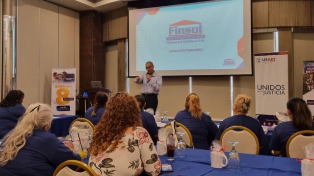 Finsol y USAID Honduras unen esfuerzos para capacitar a mujeres emprendedoras en temas financieros