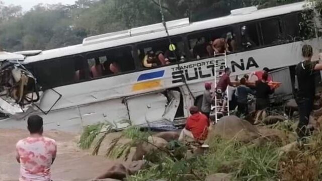 Cuatro muertos y varios heridos deja accidente de autobús en el occidente hondureño
