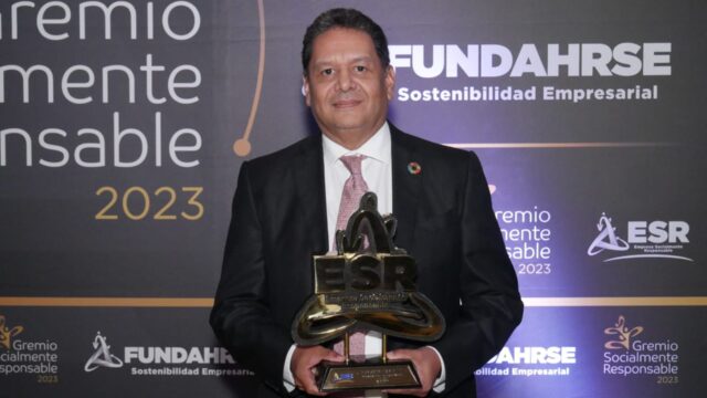 Por decimoséptimo año consecutivo, FICOHSA recibe el Sello de Empresa Socialmente Responsable por FUNDAHRSE