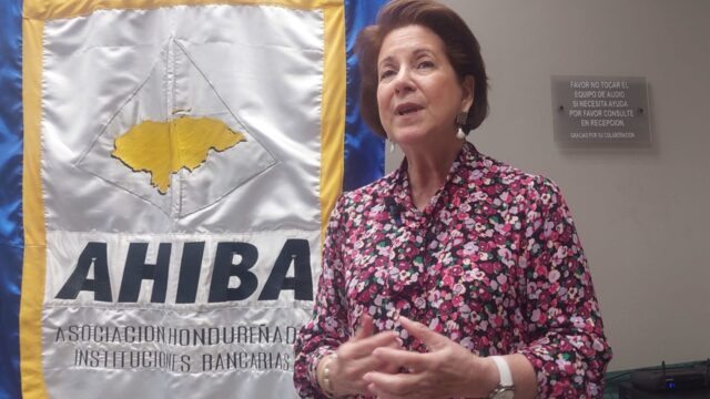 AHIBA entregó Capital Semilla a 19 migrantes retornados