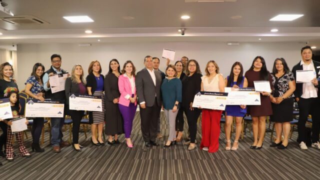 Fundación Terra impulsa el emprendimiento ecológico con la entrega de capital semilla en la ceremonia del programa Honduras Emprende