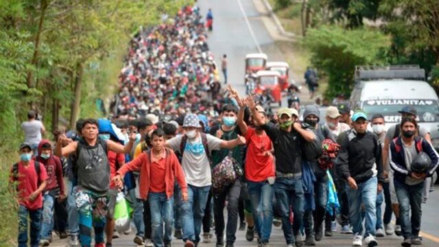 Sale primera caravana migrante de este 2024 rumbo a EE.UU. desde San Pedro Sula
