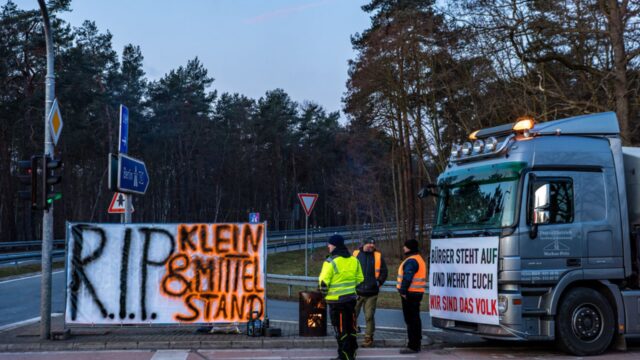 Bloqueos de carreteras y marchas en toda Alemania: miles de agricultores salen a protestar contra el Gobierno