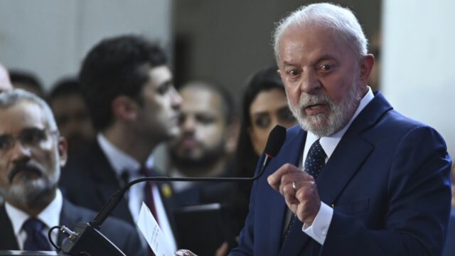Lula recorta 1.000 millones de dólares en prebendas a parlamentarios en el presupuesto de 2024