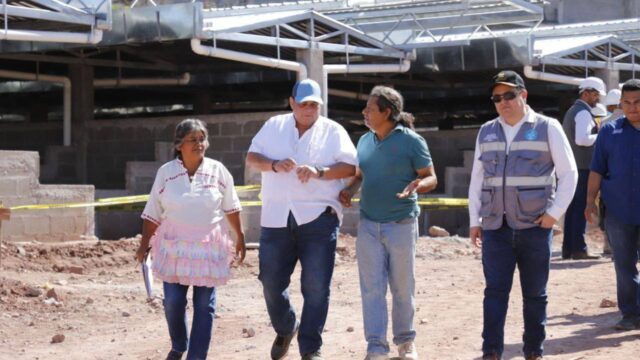 Aldana supervisa la construcción del mercado municipal en populosa colonia capitalina