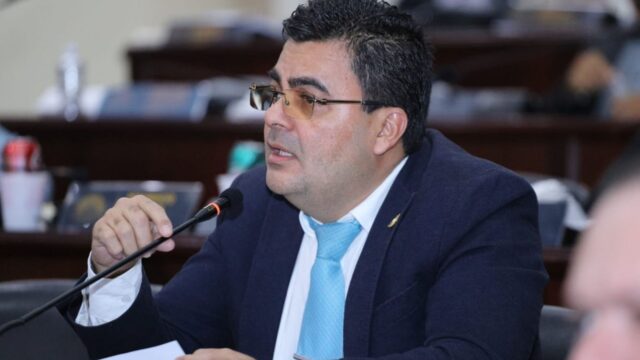 Parlamentario de Libre asegura que no convocó a colectivos para tomarse Copeco