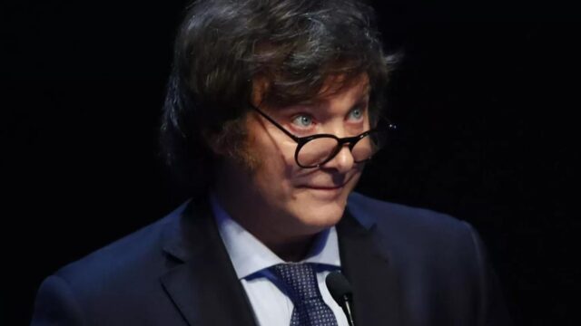Presidente de Argentina declara que la educación pública es un mecanismo de lavado de cerebros