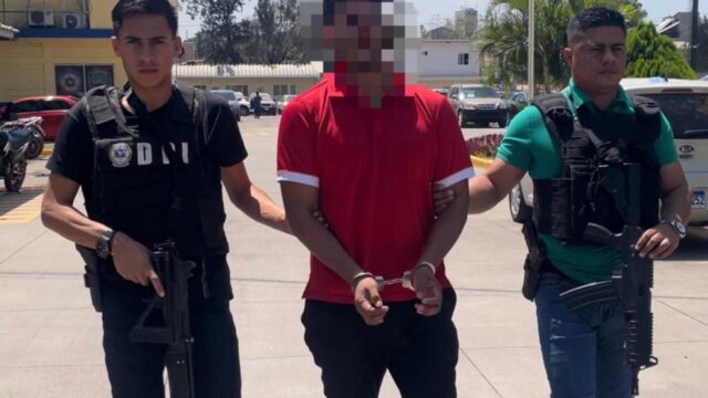 Arrestan a conductor de bus escolar por presunto abuso sexual contra estudiante