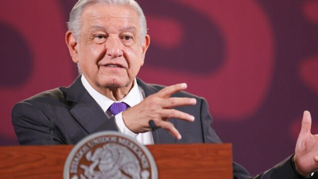 «¿Van a dar un golpe de Estado técnico?»: López Obrador denuncia ‘guerra sucia’ electoral