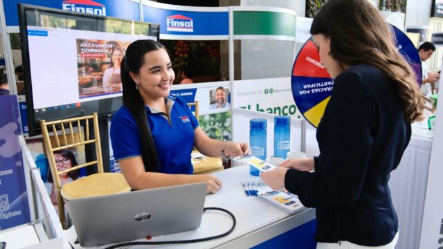 Finsol ofrece soluciones financieras a emprendedores en la Expo Tus Finanzas 2024