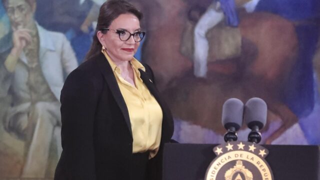 Presidenta pide la renuncia de funcionarios que aspiran a un cargo de elección popular