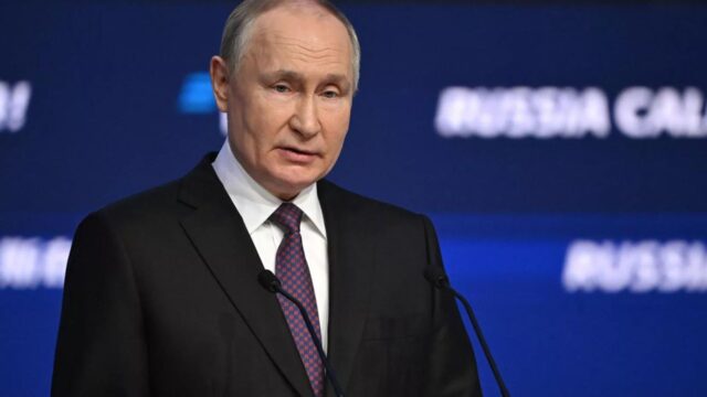 Putin reitera que Rusia nunca se ha negado a resolver pacíficamente disputas con Ucrania