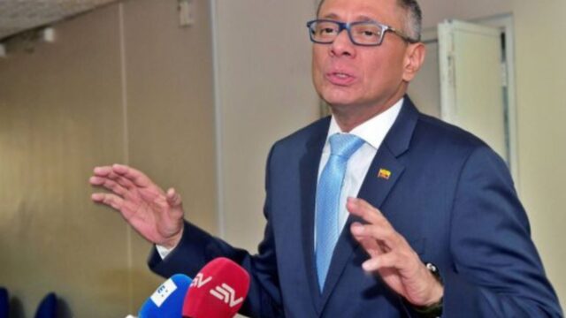 «Me dieron puntapiés y rodillazos, me pisaron el cuello»: Glas da detalles de su captura