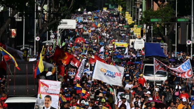 El chavismo y la oposición vuelven a las calles a un mes de las elecciones venezolanas