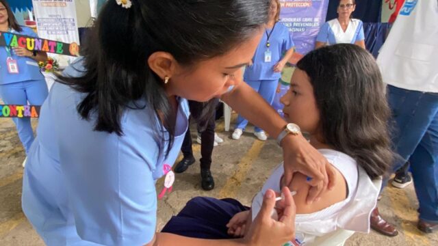 Llegan a Honduras 52 mil dosis de vacunas contra el dengue
