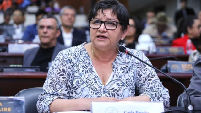 Castro nombra comisión interventora en el IHSS dirigida por secretaria de Salud
