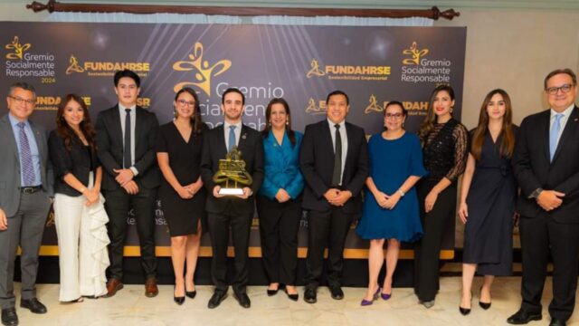 Grupo Ficohsa es reconocido por FUNDAHRSE; por su compromiso continuo con la sostenibilidad
