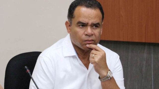 Diputado nacionalista propone otorgar el decimoquinto salario a empleados públicos