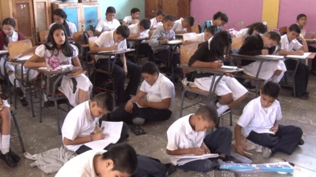 Impartirán clases de educación vial en los centros de enseñanza del país