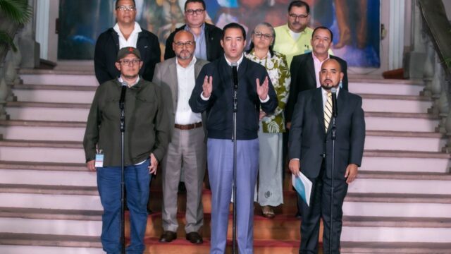 Gobierno aprueba tercer aumento salarial consecutivo para los docentes