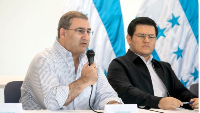 Gobierno y maquila firman acuerdo para generar empleo a los migrantes retornados