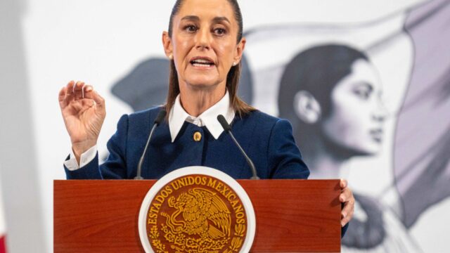 «Hipócritas» y «antipatriotas»: Sheinbaum denuesta a la oposición por «desear» aranceles de Trump