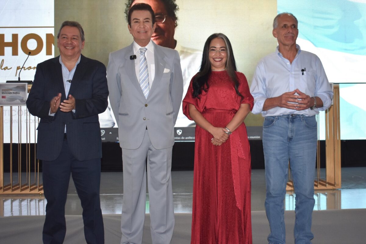 Candidatos opositores firman compromiso por transparencia; CNA reclama valentía moral y ausencia oficialista