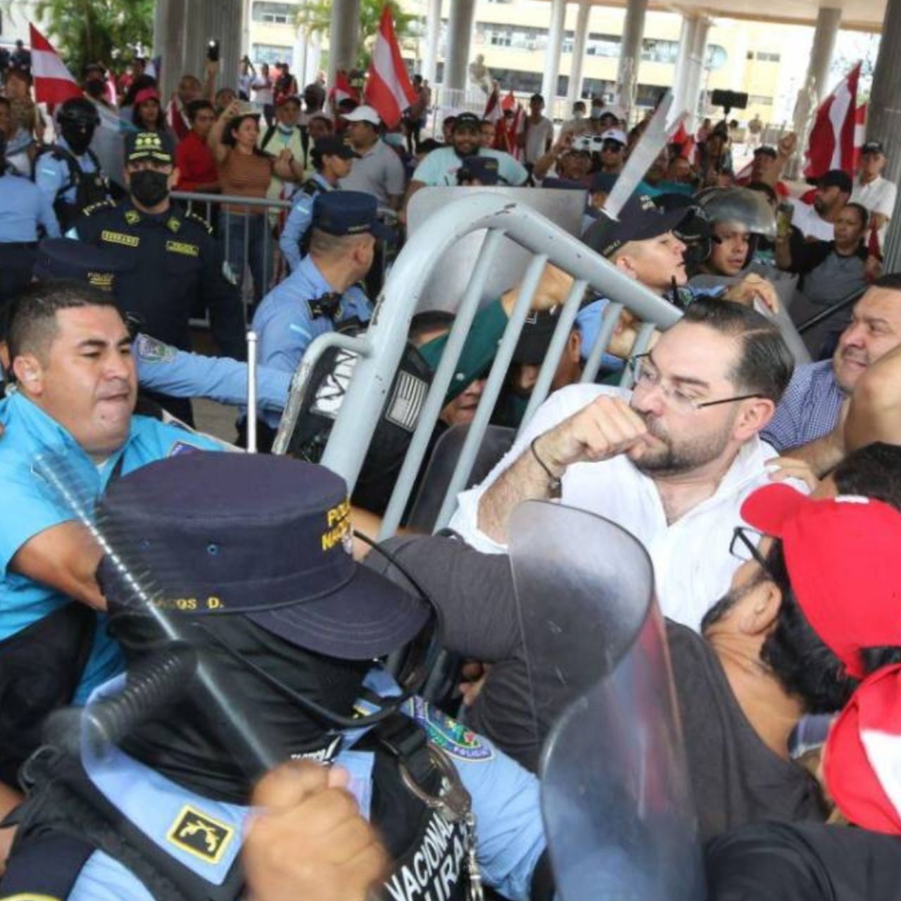 Conadeh condena «uso excesivo de la fuerza» contra manifestantes en protesta electoral