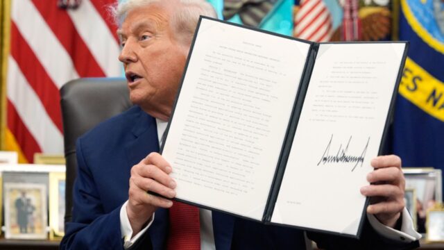 Trump firma orden ejecutiva para que TikTok sea operada por inversionistas de EEUU