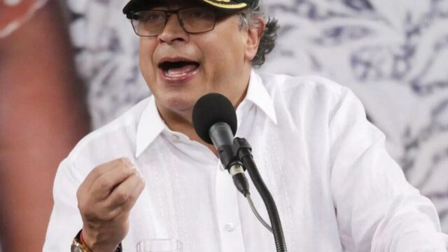 Una agresión contra Venezuela desataría el caos regional, advierte Petro