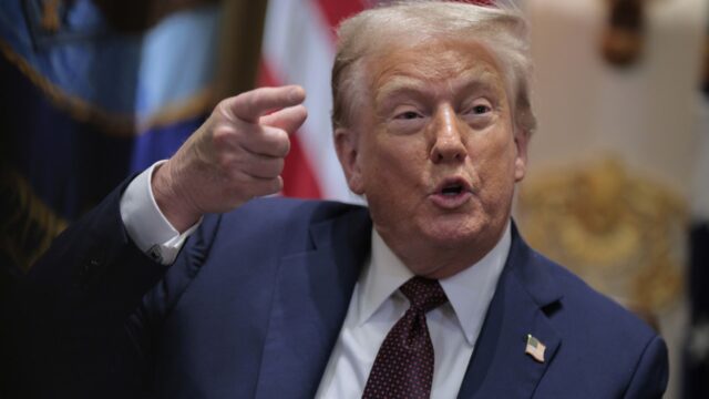 La publicación de un Trump molesto en medio del megadesfile en Pekín