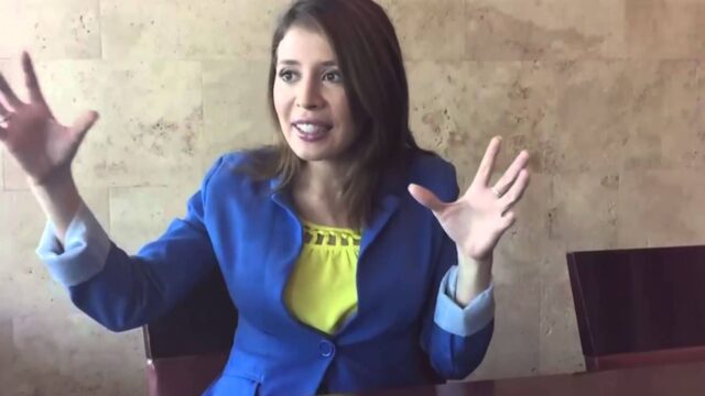 Esposa de Nasralla provoca escándalo ante uso del auditorio de la UNAH por Moncada