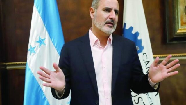 Facussé responde a propuesta de Rixi Moncada sobre la central de riesgos
