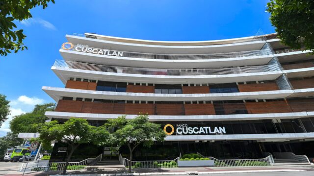 Banco CUSCATLAN inicia operaciones en Guatemala