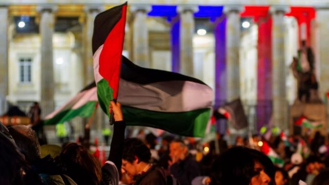 Israel y Hamás firman un acuerdo sobre la primera fase del plan de paz en Gaza