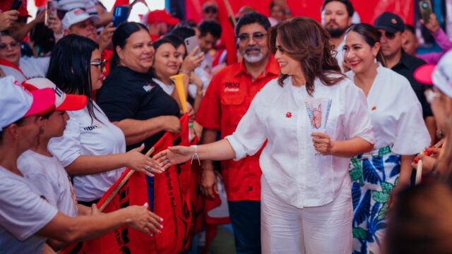 Moncada promete democratizar la economía y reforzar el sistema eléctrico nacional