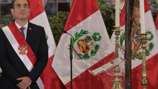 Congreso peruano inicia el camino para destituir al nuevo presidente