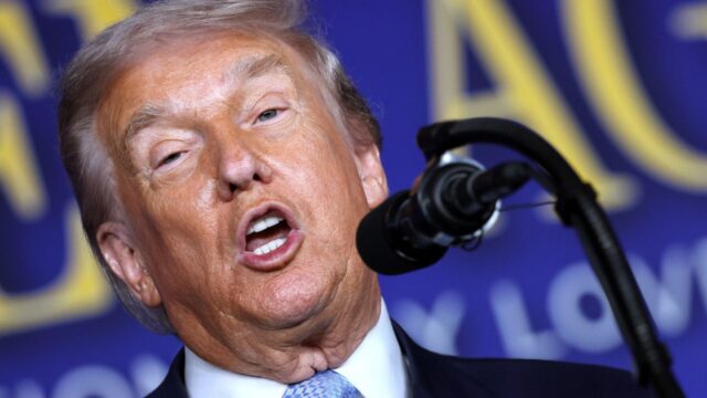 Trump «suspende toda la migración del tercer mundo» y pone en marcha la «migración inversa»