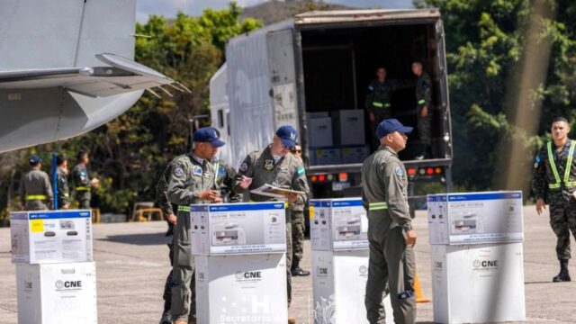 CNE da luz verde al contrato de transporte de material electoral y despeja dudas logísticas a pocos días de las elecciones