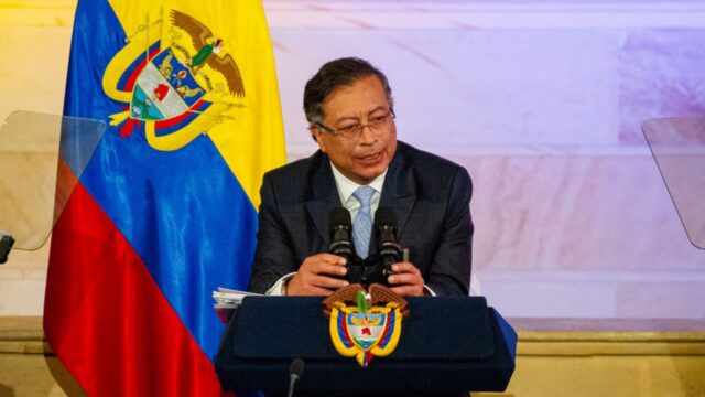 «Cuidado, están atravesando el Caribe de los libertadores»: Petro a EE.UU.