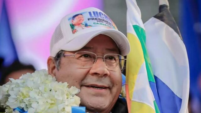 Acusaciones son por «aspectos políticos», asegura el expresidente boliviano Luis Arce en audiencia
